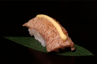 Nigiri maguro aburi