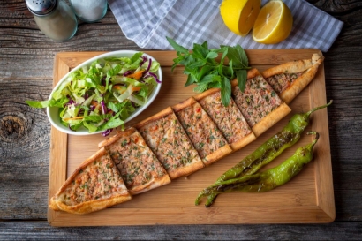 Pide mit Hackfleisch