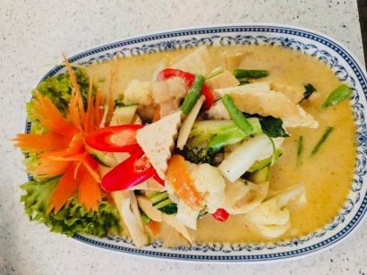 Grüne Curry mit Tofu und Gemüse